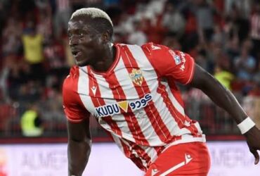 Mercato : Dion Lopy tourne le dos aux convoitises européennes et s'engage avec Almería jusqu'en 2030