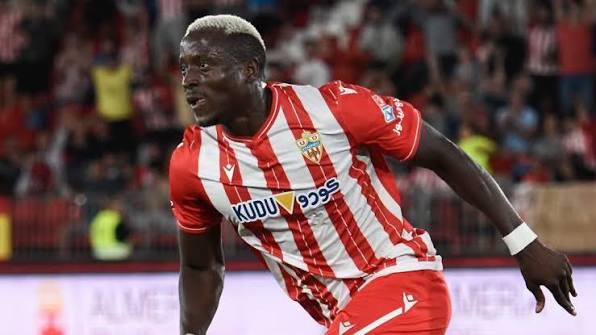 Mercato : Dion Lopy tourne le dos aux convoitises européennes et s'engage avec Almería jusqu'en 2030