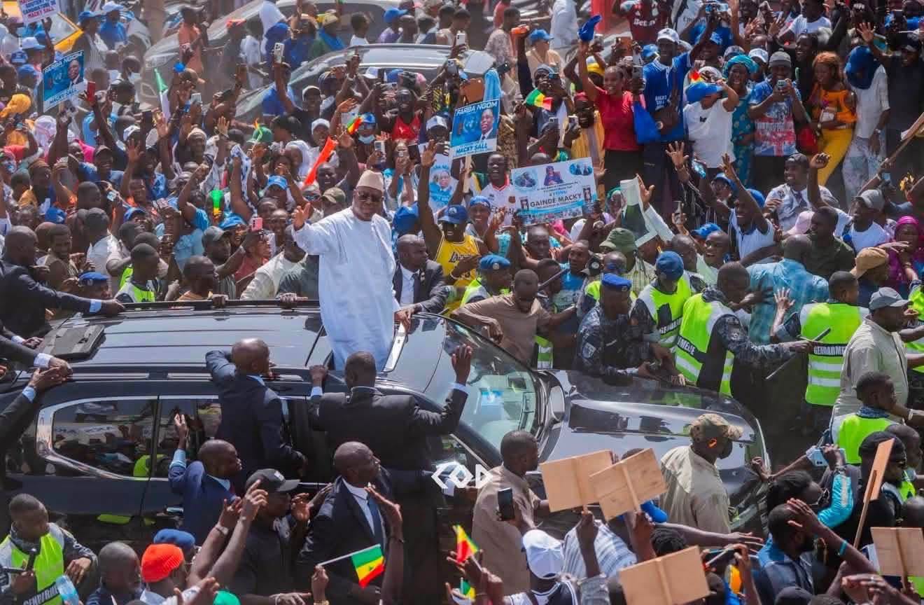 Retour de Macky Sall à Dakar : bain de foule, audience avec Diomaye Faye et offensive diplomatique pour l’ONU