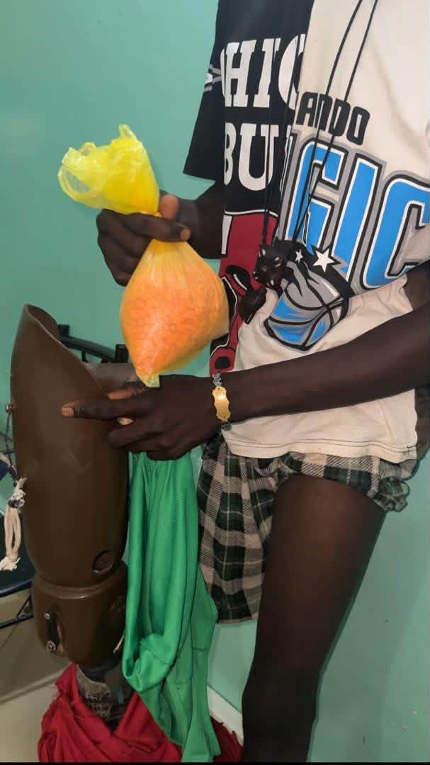 Karang : 1 590 pilules d’ecstasy cachées dans une prothèse de jambe, les Douanes déjouent un trafic inédit