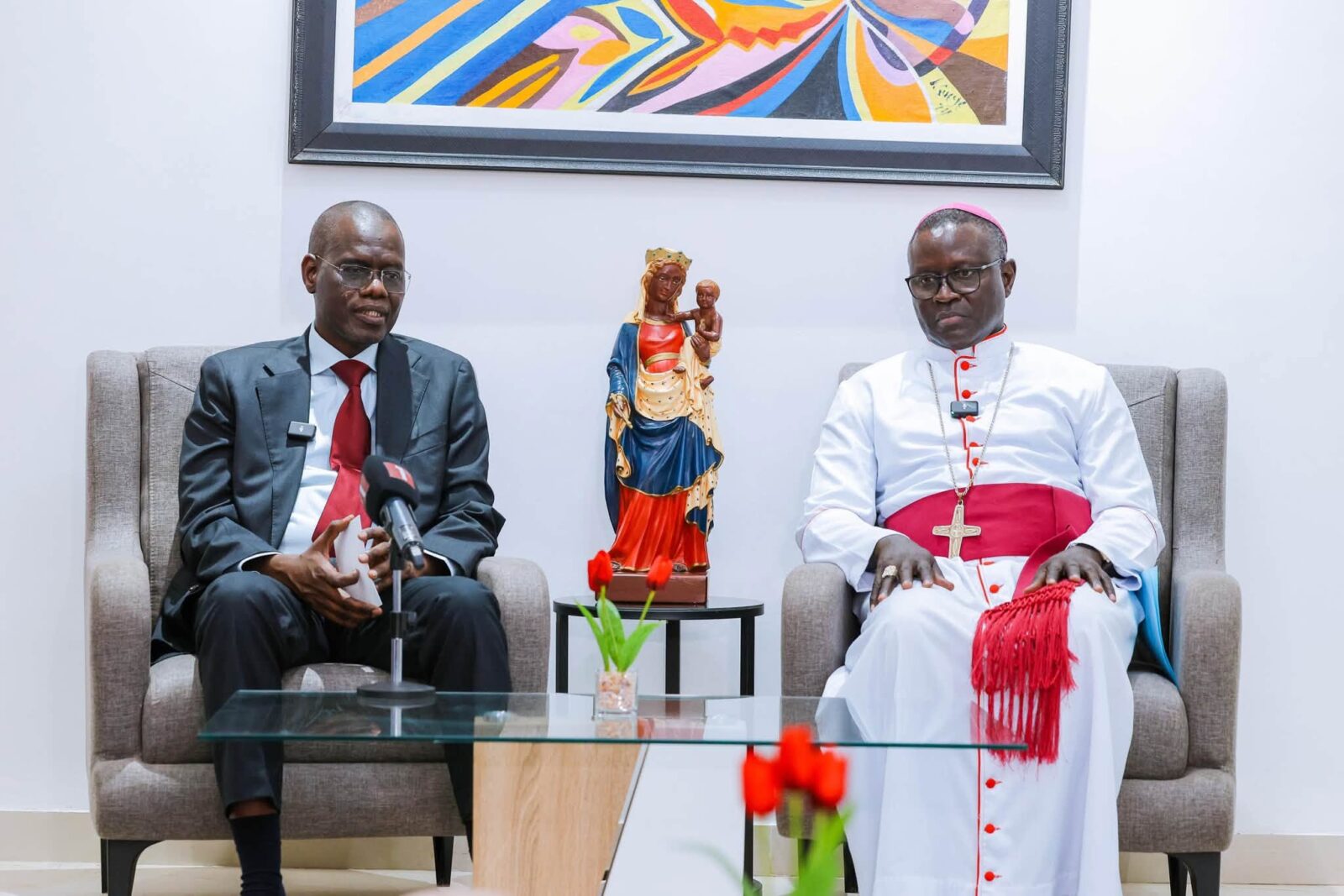 Dakar : le Premier ministre Ahmadou Al Aminou Lô à la rencontre de l’archevêque André Guèye