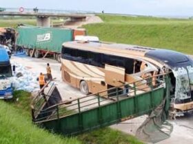 Axe Dakar-Diamniadio : un bus provoque un violent carambolage impliquant une dizaine de véhicules