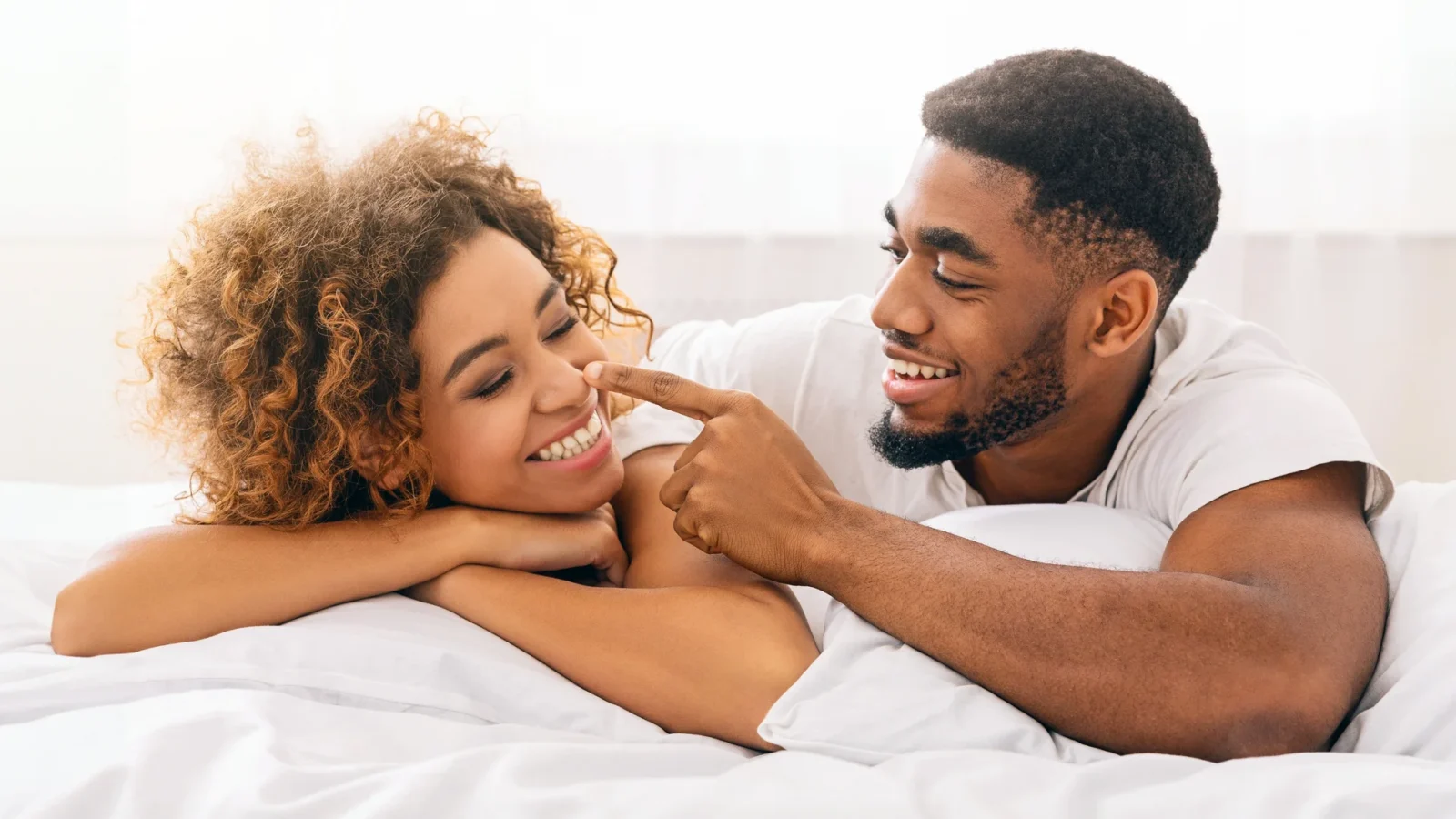 Débriefer le sexe : comment oser en parler avec son partenaire ?