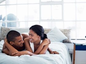 Débriefer le sexe : comment oser en parler avec son partenaire ?