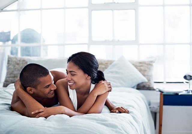 Débriefer le sexe : comment oser en parler avec son partenaire ?