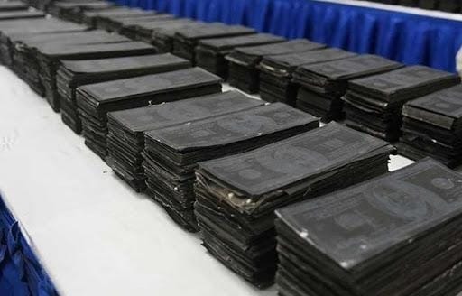 Affaire des billets noirs : « Ce n’est pas lui », l’oncle de Reug Reug revendique les coupures devant les enquêteurs