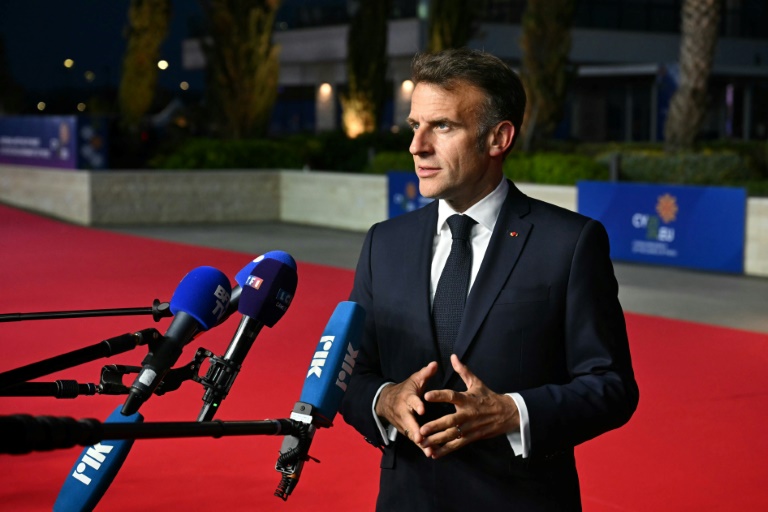 Après 2027, Macron n’exclut pas un retour à l’Élysée : la Constitution lui laisse une porte ouverte