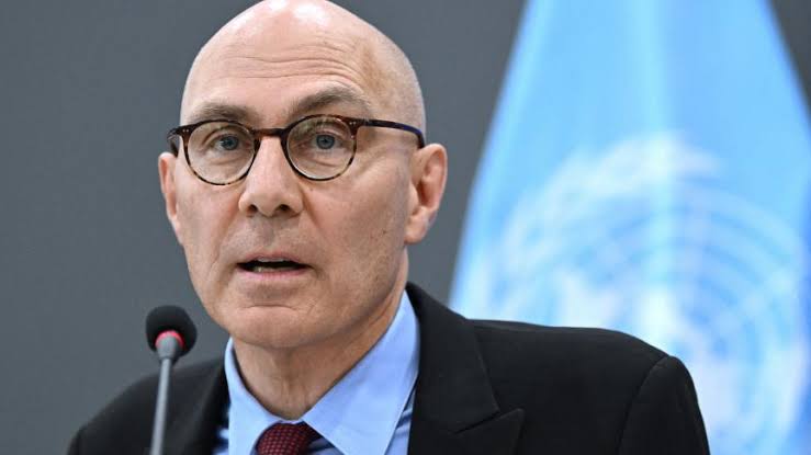 Volker Türk tire la sonnette d’alarme : l’IA pourrait devenir une menace existentielle pour l’humanité
