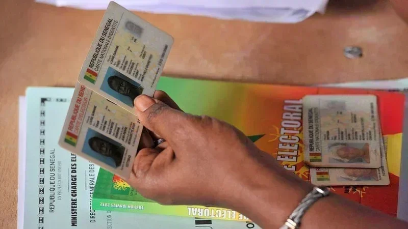 Cartes nationales d’identité de 2016 : vers une prorogation de la validité