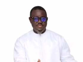 Sénégal : Tahirou Sarr relance le débat sur l’immigration et dénonce un « surpeuplement étranger »