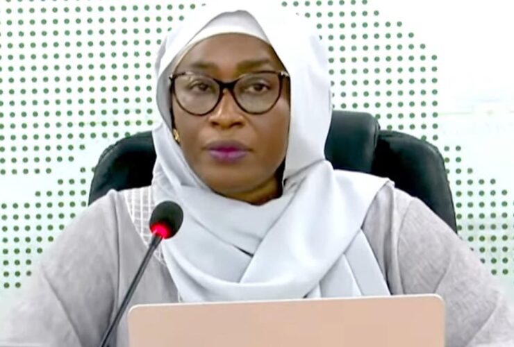 Affaire des 2 000 ordinateurs au Sénégal : Fatou Seck contre-attaque et affirme avoir livré les 20 000 machines