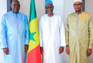 Ahmadou Alhaminou Lô, a tenu, ce vendredi 9 octobre 2026, une séance de travail avec le directeur général de la Haute Autorité du WAQF (HAW), Dr Ahmed Lamine Athie, et le président de la Commission de supervision de cette structure, El Hadj Amar Lô