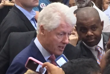 Bill Clinton révèle une confidence de Chelsea : à 15 ans, sa fille avait lu le Coran de bout en bout