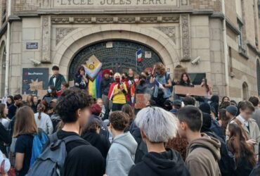 France : Trump accuse l’islam et l’immigration, pendant que la colère des lycéens embrase le pays