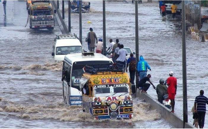 Inondations à Dakar : véhicules noyés, commerces sinistrés… ce que l’assurance peut réellement indemniser