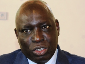Madiambal Diagne relance la bataille judiciaire contre son mandat d’arrêt et réclame 1 000 milliards à l’État
