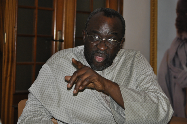 Affaire des villas du Point E : Moustapha Cissé Lô vole au secours de Serigne Bassirou Guèye et dénonce un « acharnement politique »