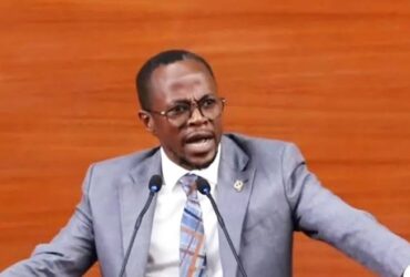 Rejet de la LFR : Abdou Mbow suggère de suspendre l’Assemblée nationale, la Constitution en question
