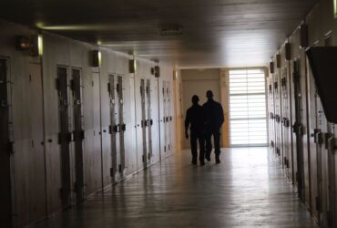 Trafic de drogue : 21 suspects devant la justice, un réseau piloté depuis une prison de Meaux jusqu’à la Californie