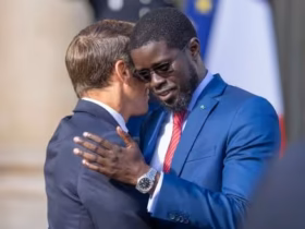 Crise sociale en France : Emmanuel Macron annule sa tournée au Sénégal et au Nigeria, Dakar privé d’une visite présidentielle